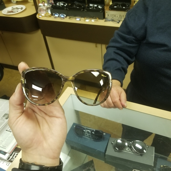 Chopard sunglasses and eyeglasses - Picture 4 of 7